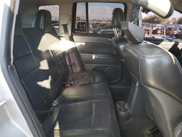 1J4NT5FB1AD641584 - 2010 JEEP COMPASS LIMITED Argent photo 10