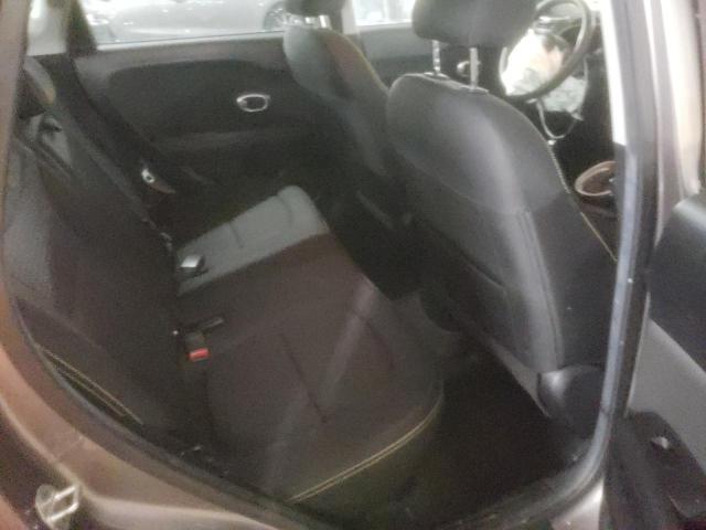KNDJP3A52G7365700 - 2016 KIA SOUL + SILVER photo 10
