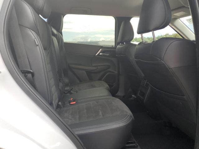 JA4J4VA8XRZ032077 - 2024 MITSUBISHI OUTLANDER SE WHITE photo 11