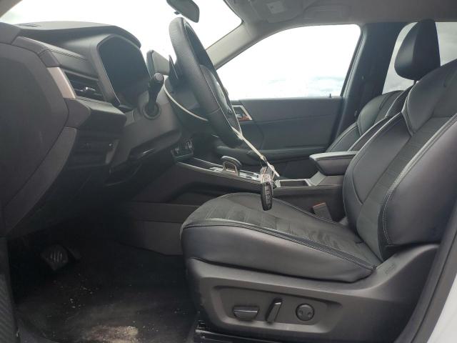 JA4J4VA8XRZ032077 - 2024 MITSUBISHI OUTLANDER SE WHITE photo 7