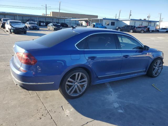 1VWDT7A38HC022863 - 2017 VOLKSWAGEN PASSAT R-LINE Blau Foto 3