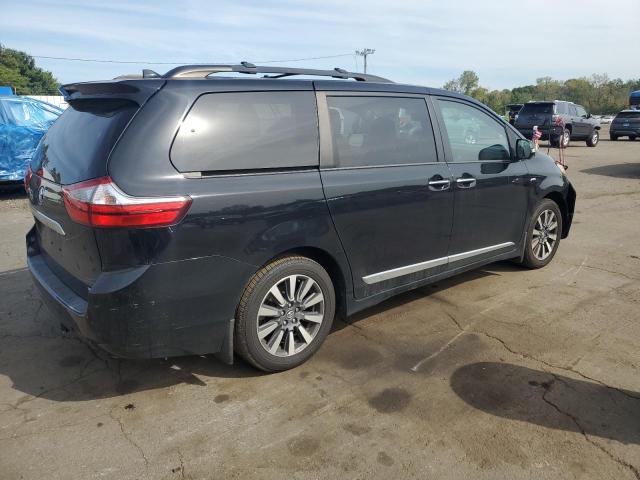 5TDDZ3DC3JS194793 - 2018 TOYOTA SIENNA XLE Schwarz Foto 3