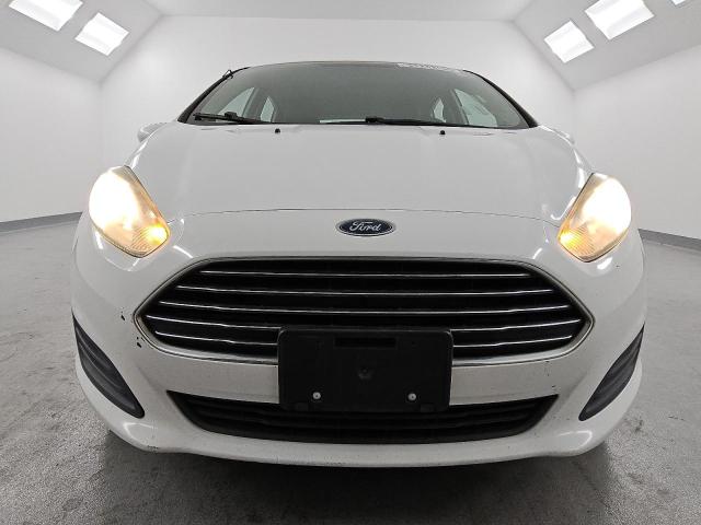 3FADP4EJ9HM136096 - 2017 FORD FIESTA SE WHITE photo 5