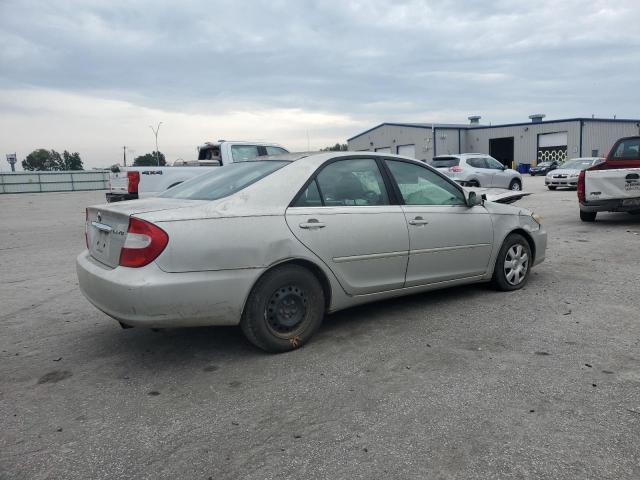 4T1BE32K52U555219 - 2002 TOYOTA CAMRY LE ვერცხლისფერი ფოტო 3