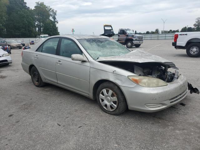 4T1BE32K52U555219 - 2002 TOYOTA CAMRY LE ვერცხლისფერი ფოტო 4