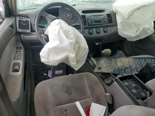 4T1BE32K52U555219 - 2002 TOYOTA CAMRY LE ვერცხლისფერი ფოტო 8