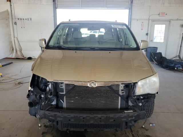 2A4RR5D10AR387020 - 2010 CHRYSLER TOWN & COU TOURING TAN photo 5
