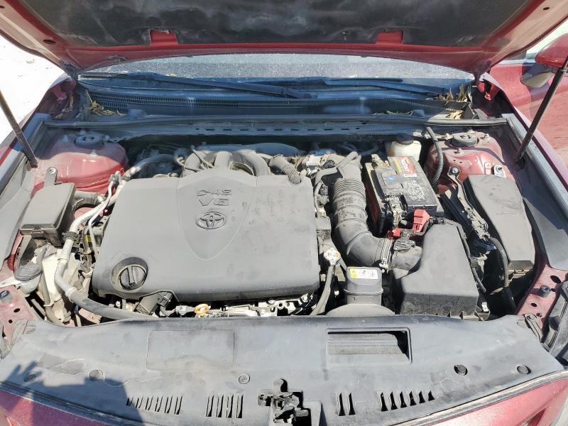 4T1BZ1HK7JU500768 - 2018 TOYOTA CAMRY XSE მუქწითელი ფოტო 11