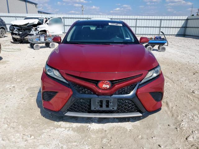 4T1BZ1HK7JU500768 - 2018 TOYOTA CAMRY XSE მუქწითელი ფოტო 5