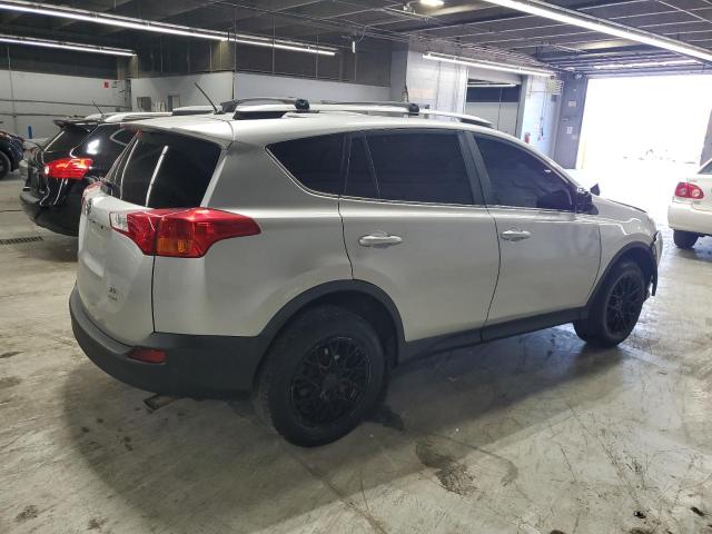 2T3BFREV4FW270529 - 2015 TOYOTA RAV4 LE 灰色 照片 3