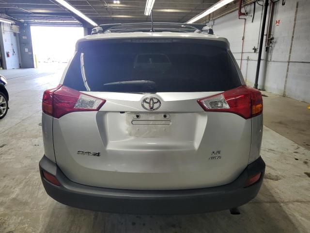 2T3BFREV4FW270529 - 2015 TOYOTA RAV4 LE 灰色 照片 6