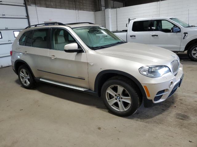 5UXZW0C58D0B93664 - 2013 BMW X5 XDRIVE35D BEIGE photo 4