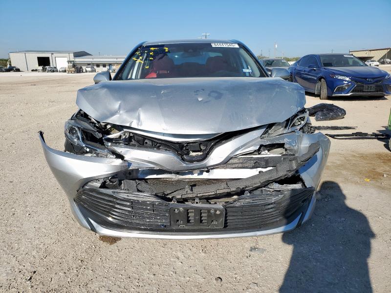 4T1B11HK7KU198651 - 2019 TOYOTA CAMRY L SILVER photo 5