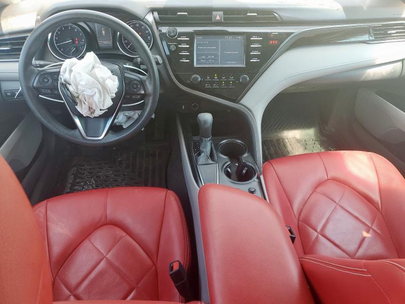 4T1B11HK7KU198651 - 2019 TOYOTA CAMRY L SILVER photo 8