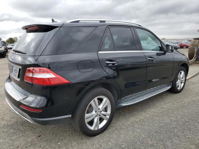 4JGDA5JB2FA440912 - 2015 MERCEDES-BENZ ML 350 შავი ფოტო 3