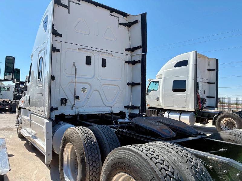 1FUJGLDR1HLJB2749 - 2017 FREIGHTLINER CASCADIA 1 Blanco foto 3