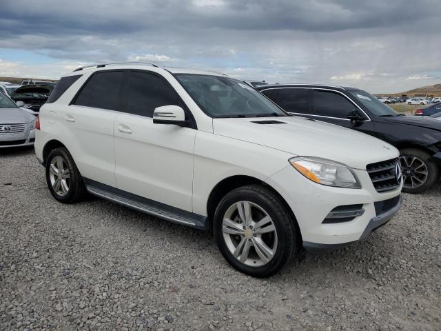 4JGDA5HB1DA161390 - 2013 MERCEDES-BENZ ML 350 4MATIC WHITE photo 4