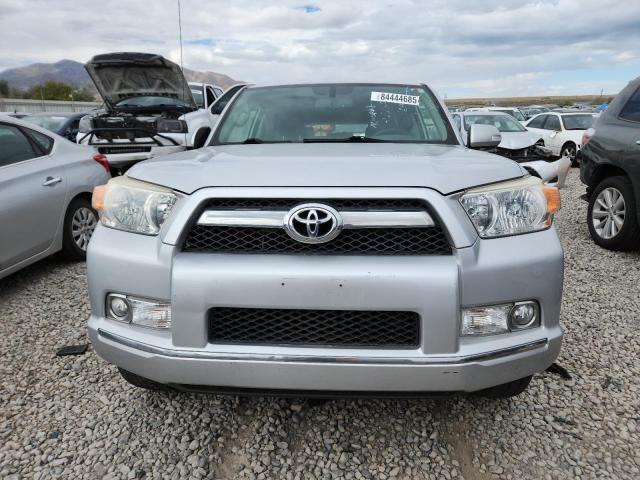 JTEBU5JR9B5068600 - 2011 TOYOTA 4RUNNER SR5 SILVER photo 5