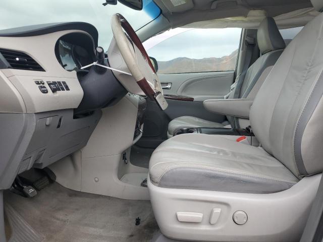 5TDDK3DC4CS040195 - 2012 TOYOTA SIENNA XLE SILVER photo 7