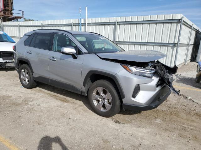 2T3P1RFV7SW542827 - 2025 TOYOTA RAV4 XLE 银色 照片 4