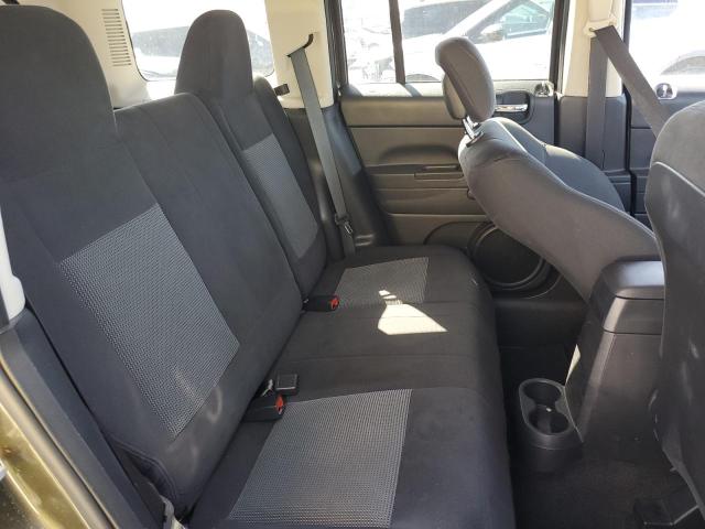 1C4NJPBA1GD547685 - 2016 JEEP PATRIOT SPORT 绿色 照片 10