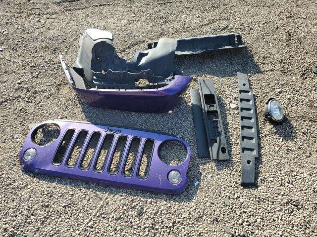 1C4HJWEG2HL650757 - 2017 JEEP WRANGLER U SAHARA 紫色 照片 12