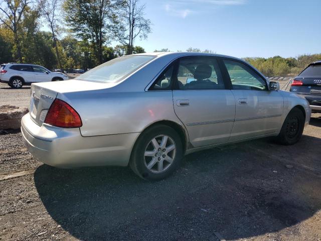 4T1BF28B5YU073986 - 2000 TOYOTA AVALON XL SILVER photo 3