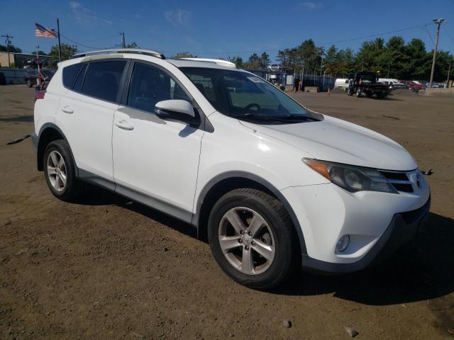 2T3RFREVXEW174949 - 2014 TOYOTA RAV4 XLE WHITE photo 4