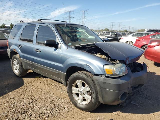 1FMYU03135KA15501 - 2005 FORD ESCAPE XLT BLUE photo 4