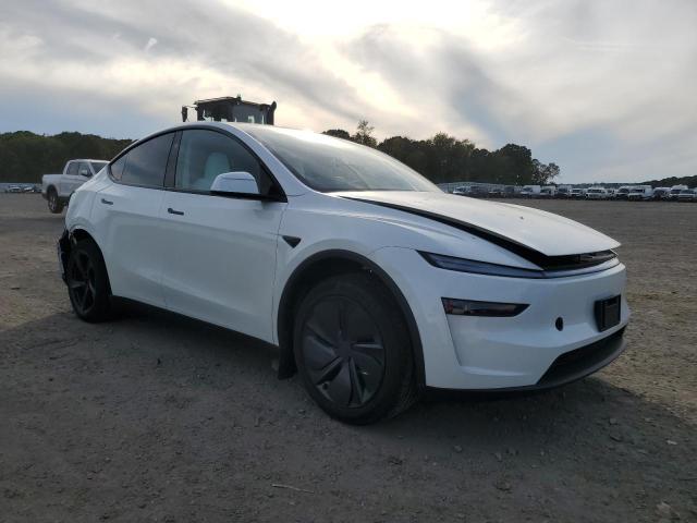 7SAYGDEE5TF410036 - 2026 TESLA MODEL Y WHITE photo 4