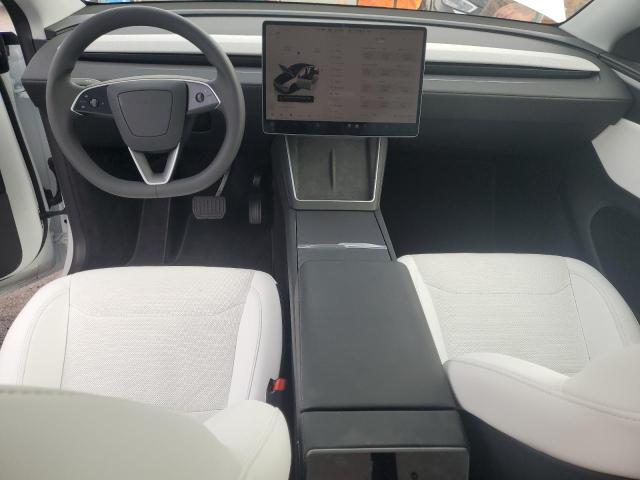 7SAYGDEE5TF410036 - 2026 TESLA MODEL Y WHITE photo 8