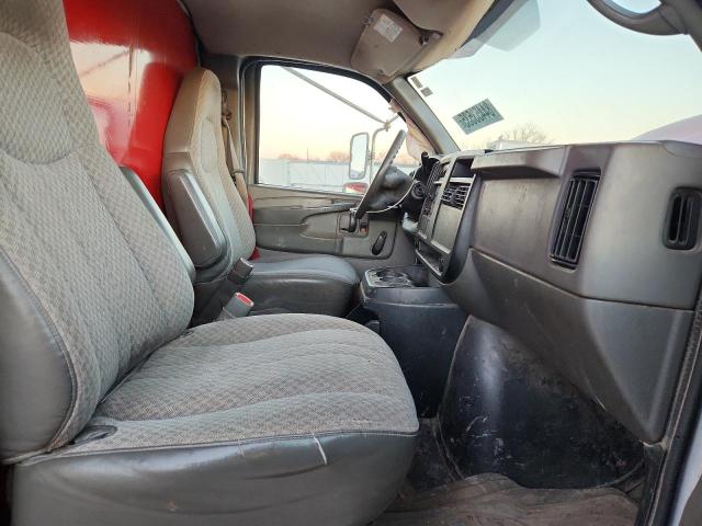 1GBJG31U741221909 - 2004 CHEVROLET EXPRESS COMMERCIAL C RED photo 7