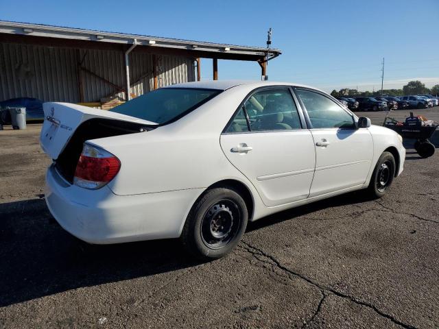 4T1BE32K25U022216 - 2005 TOYOTA CAMRY LE WHITE photo 3