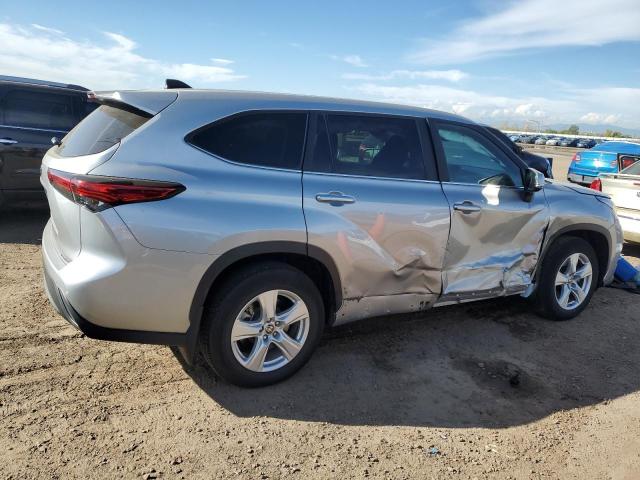 5TDKDRBH8PS000646 - 2023 TOYOTA HIGHLANDER L ვერცხლისფერი ფოტო 3