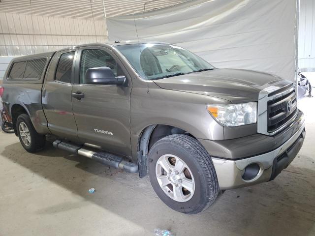 5TFUM5F13CX036814 - 2012 TOYOTA TUNDRA DOUBLE CAB SR5 BROWN photo 4