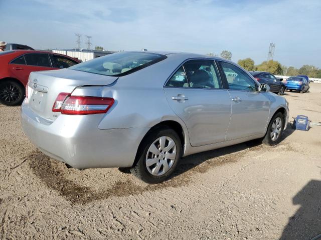 4T1BF3EK4AU042552 - 2010 TOYOTA CAMRY BASE SILVER photo 3