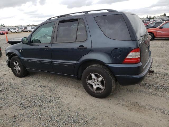 4JGAB54E6YA181799 - 2000 MERCEDES-BENZ ML 320 BLUE photo 2