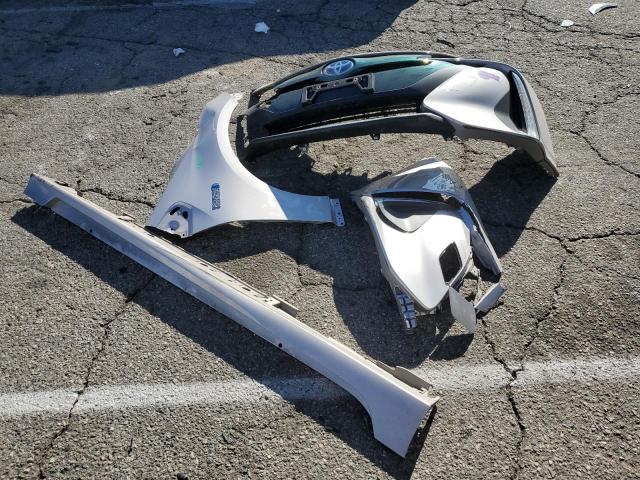 JTDKARFP3K3106992 - 2019 TOYOTA PRIUS PRIM 银色 照片 12