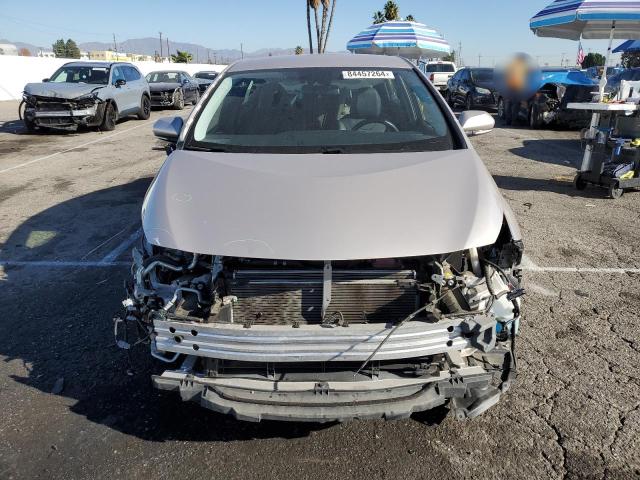 JTDKARFP3K3106992 - 2019 TOYOTA PRIUS PRIM 银色 照片 5