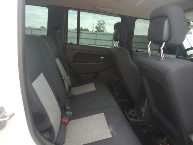 1J4PN2GK4AW101943 - 2010 JEEP LIBERTY SPORT WHITE photo 11
