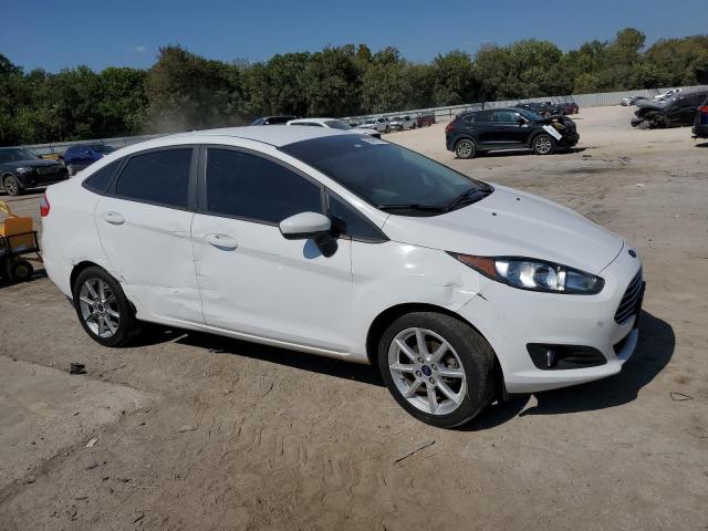 3FADP4BJ5KM143171 - 2019 FORD FIESTA SE 白色 照片 4