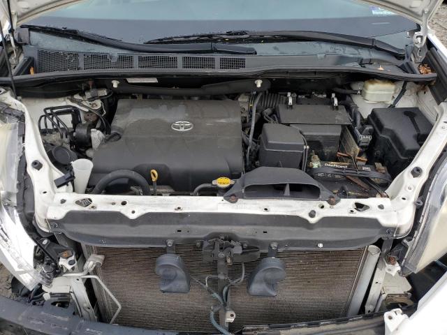 5TDYK3DC2FS677219 - 2015 TOYOTA SIENNA XLE WHITE photo 12