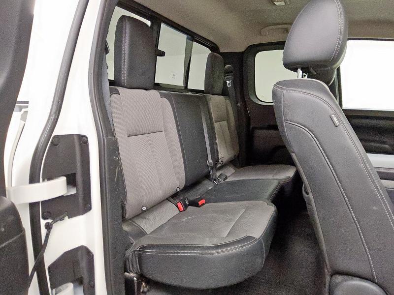 1N6AA1CK4HN555937 - 2017 NISSAN TITAN S 白色 照片 10