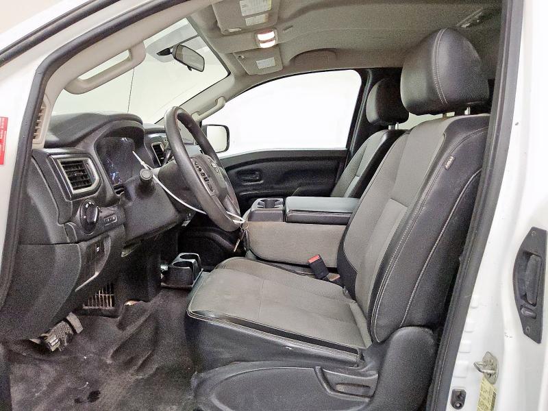 1N6AA1CK4HN555937 - 2017 NISSAN TITAN S 白色 照片 7