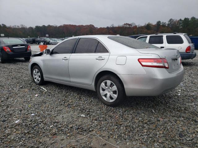4T1BF3EK4BU613961 - 2011 TOYOTA CAMRY BASE SILVER photo 2