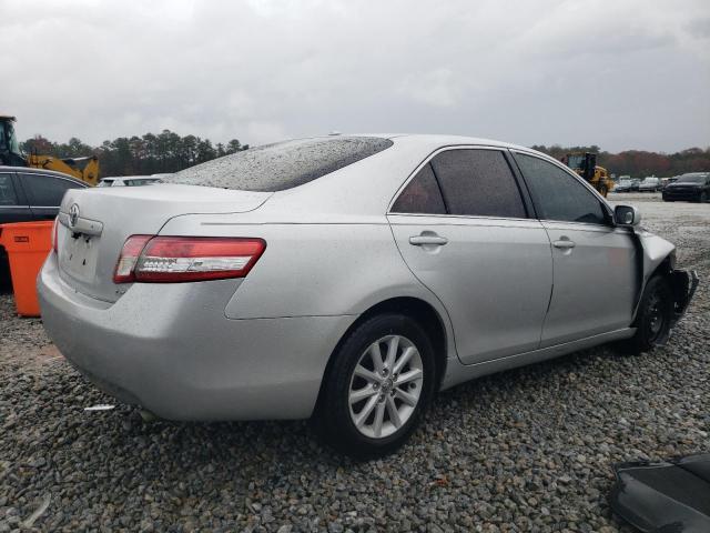 4T1BF3EK4BU613961 - 2011 TOYOTA CAMRY BASE SILVER photo 3