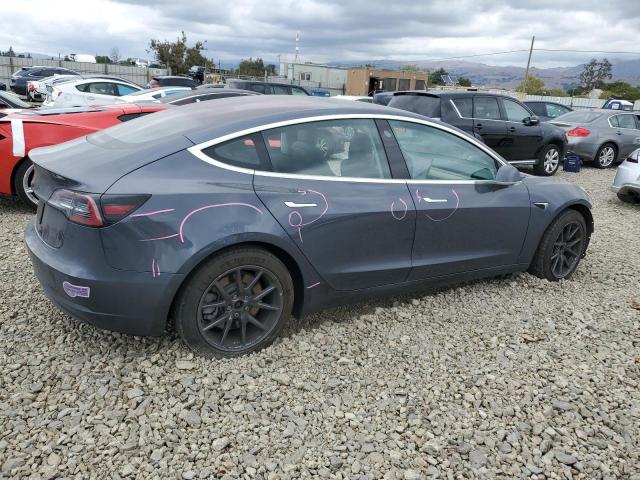 5YJ3E1EA3JF158437 - 2018 TESLA MODEL 3 GRAY photo 3