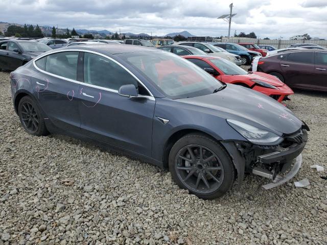 5YJ3E1EA3JF158437 - 2018 TESLA MODEL 3 GRAY photo 4