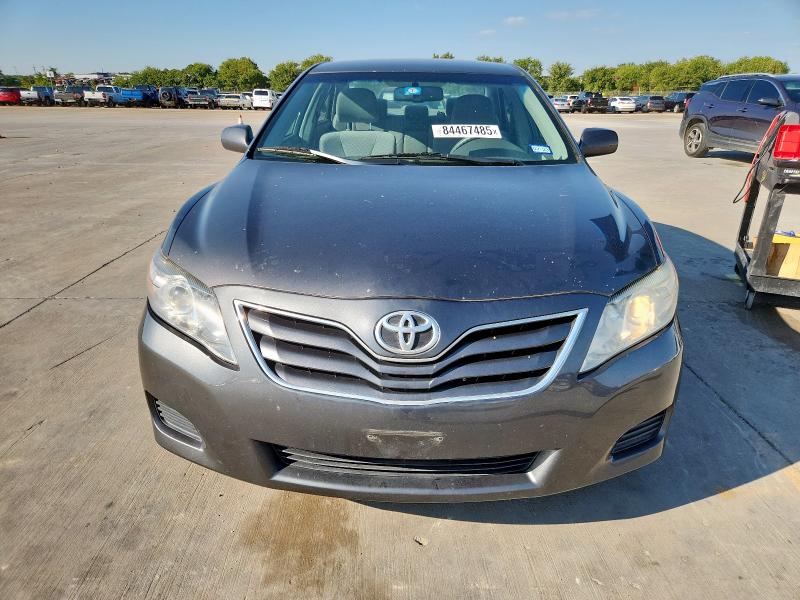 4T4BF3EK0BR112846 - 2011 TOYOTA CAMRY BASE GRAY photo 5