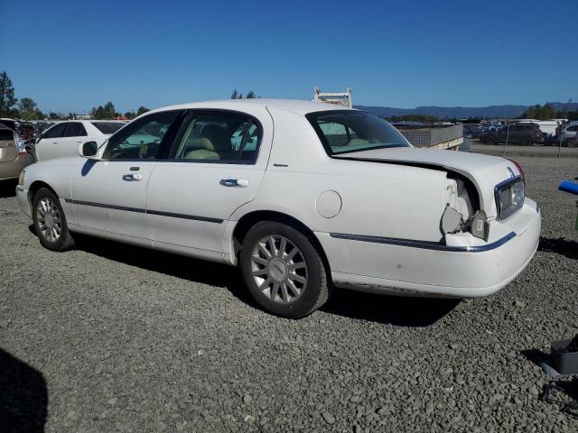 1LNHM81W77Y624779 - 2007 LINCOLN TOWN CAR SIGNATURE Blanc photo 2
